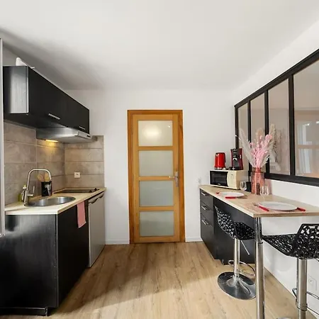 La Vie En Rose, Calme, 5min Du Centre,parking Facile