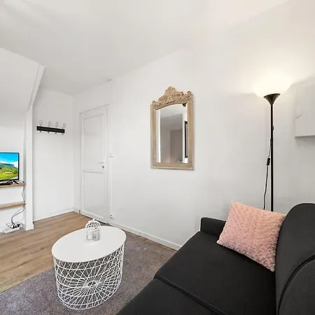 La Vie En Rose, Calme, 5min Du Centre,parking Facile