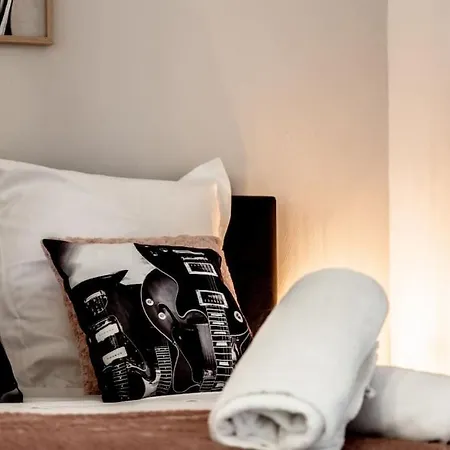 La Vie En Rose, Calme, 5min Du Centre,parking Facile * Бон