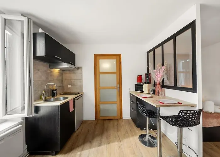 La Vie En Rose, Calme, 5min Du Centre,parking Facile