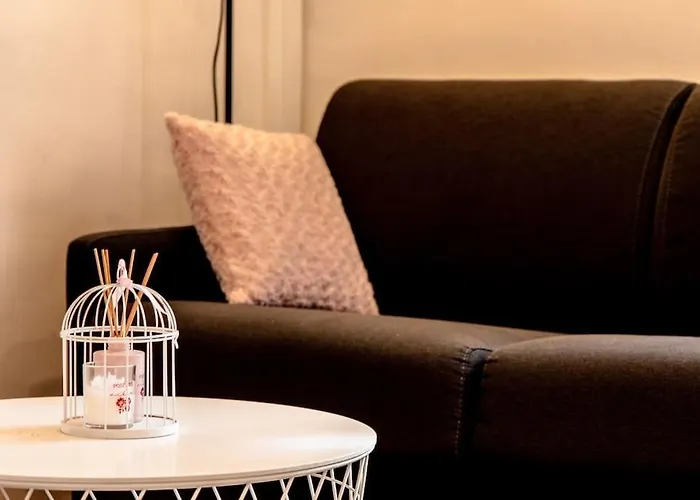 La Vie En Rose, Calme, 5min Du Centre,parking Facile Appartement