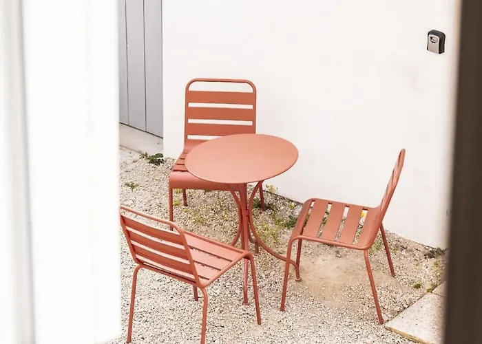 Apartment La Vie En Rose, Calme, 5min Du Centre,parking Facile *