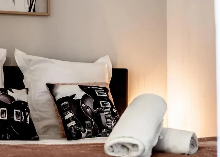 La Vie En Rose, Calme, 5min Du Centre,parking Facile * Beaune (Cote d'Or)